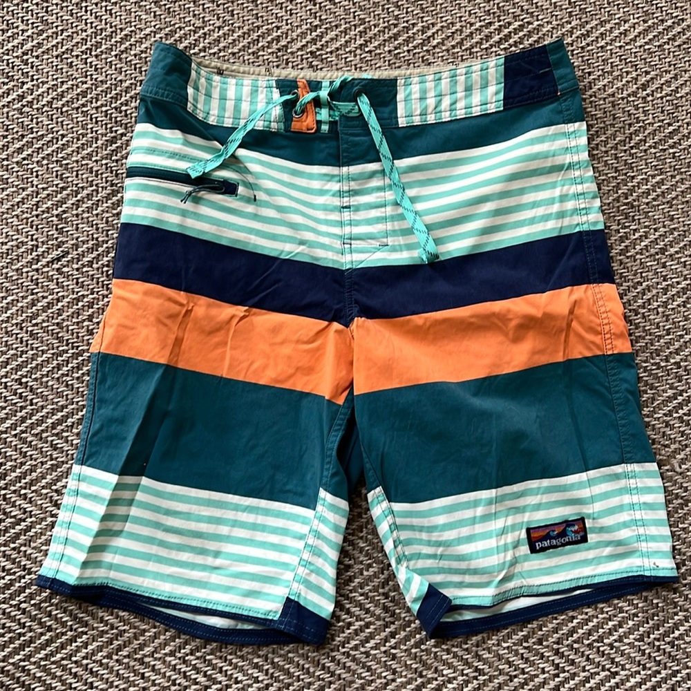 Patagonia Size 31 Wavefarer Board Shorts